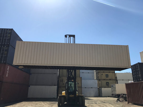 40' Refurbished Container Lifted